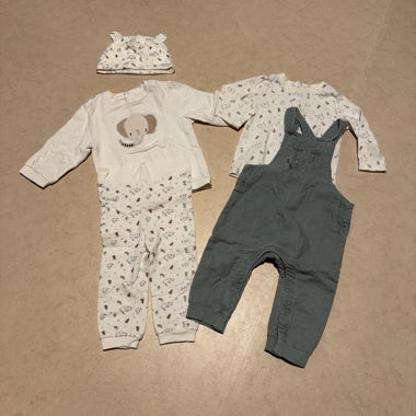 Lot de 2 ensembles 12 mois
