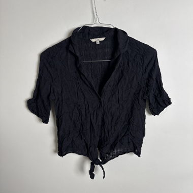 Blouse noire transparente boutonnée
