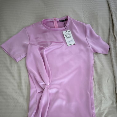 Pinkes Seidenkleid