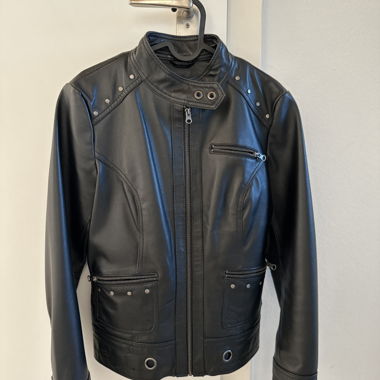 Giacca in pelle da donna alla moda di Best Connections