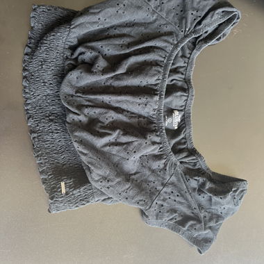 Schwarzes Top