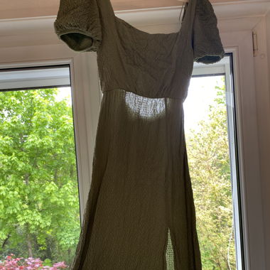 Robe kaki stradivarius 