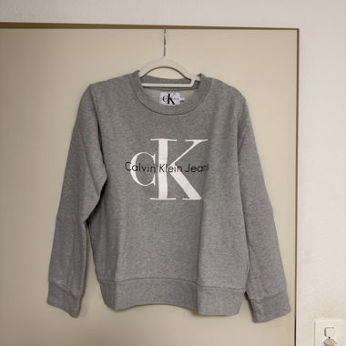 Calvin Klein sweatshirt 
