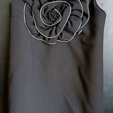 Top Camicia Nero Senza Maniche con Fiore