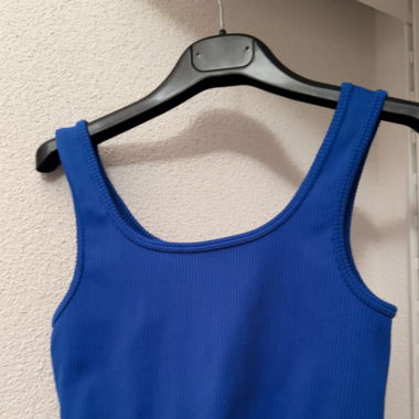 Blaues Crop Top