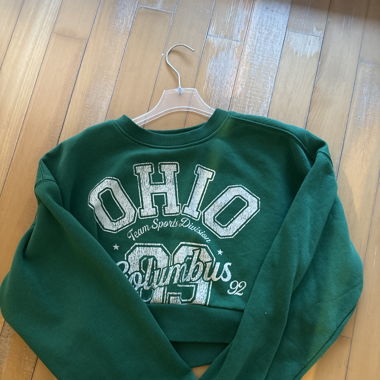 green crop sweatshirt