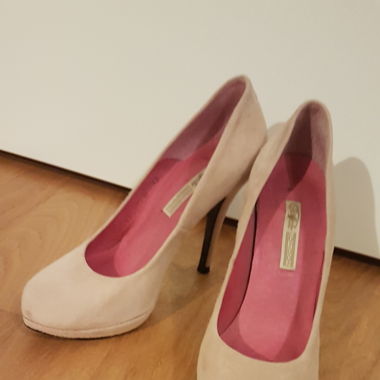 Rosa High Heels aus Veloursleder von Buffalo