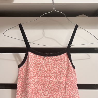 Brandy Melville pink leopard top - size S 🩷