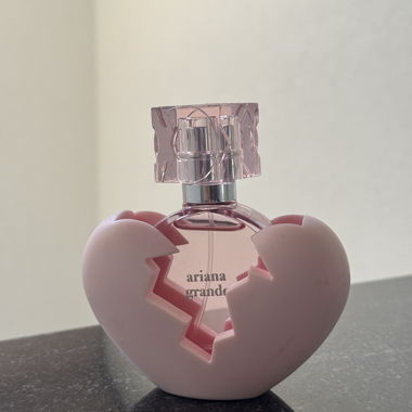 Ariana Grande Perfume