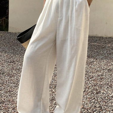 Pantaloni bianchi a gamba larga