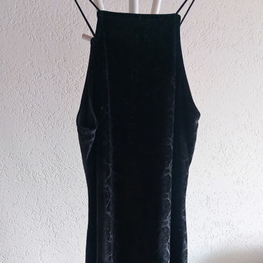 Short black velvet dress