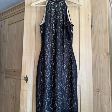 GUESS Spitzenkleid schwarz Gr. M