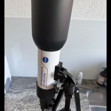 NASA Telescope mit Stativ
