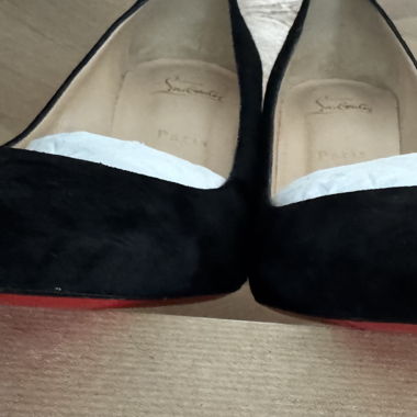 Christian Louboutin schwarze Wildleder-Pumps