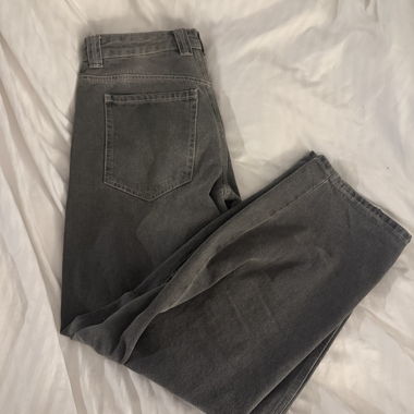 grey baggy jeans