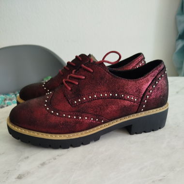 Chaussures a lacets liberto neuves