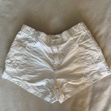 white shorts with pocket detail