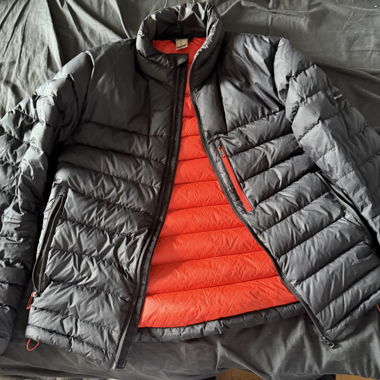 Doudoune FORCLAZ noire et rouge