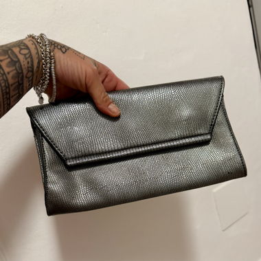 Pochette grise effet cuir