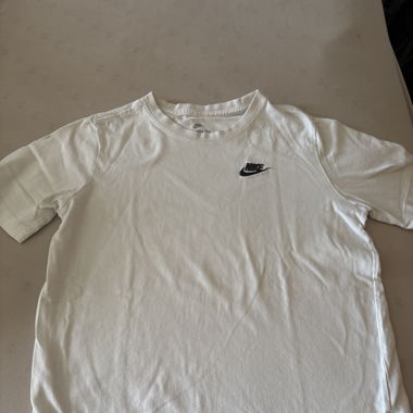 T-shirt nike