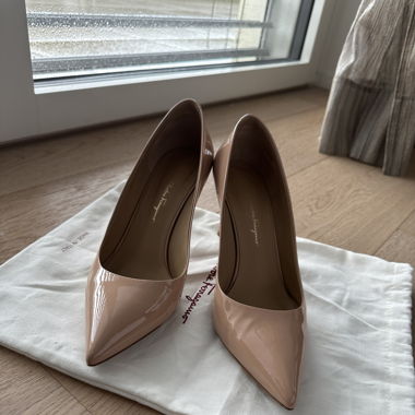 Salvatore Feraggamo Pumps