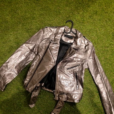 Veste en cuir metallique