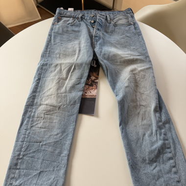 Light Wash Levi's Jeans