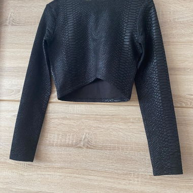 Black textured cropped top