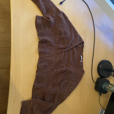 Braune Strickjacke