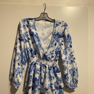 Blauweisses Kleid