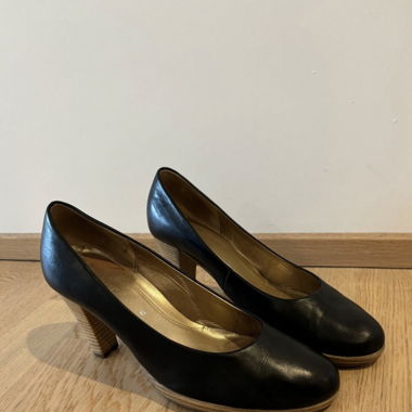 Elegant Women's Shoes / Leather Pumps