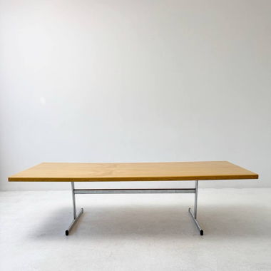 Grosser massiver Eichentisch