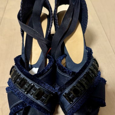 CASTAÑER Sandalen mit Nachtblau-Absatz