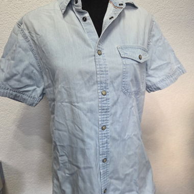 Camicia azzurra chiara