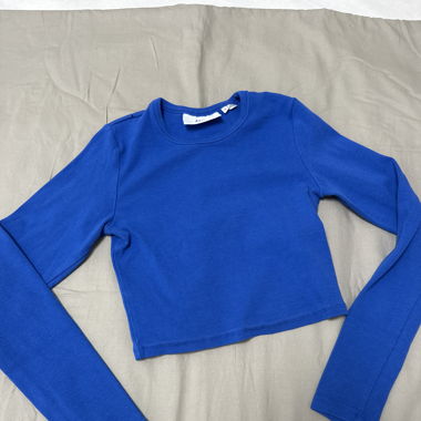 Blaues Crop-Top, langärmlig