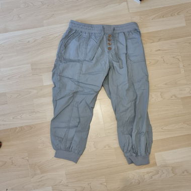 3/4 Stoffhose grau mit Kordelzug