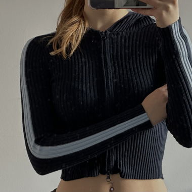 Subdued Zipper