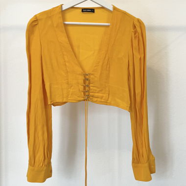 Beau en jaune