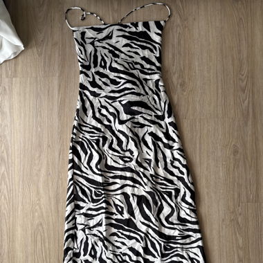 langes Sommerkleid hinten geschnürt