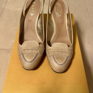 TOD'S Beige Pumps