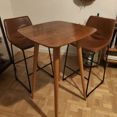 Table haute & chaises hautes