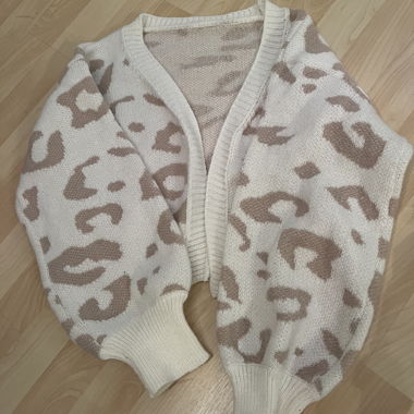 Buttonless Leopard-Print Cardigan