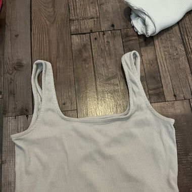 weisses Tanktop
