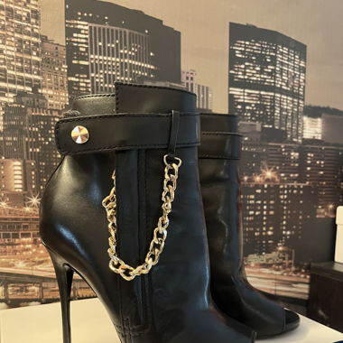 Stivaletti di pelle Guess