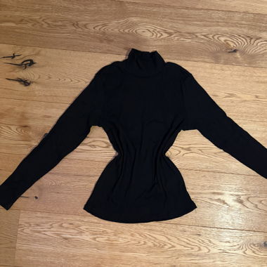 Black Turtleneck Longsleeve