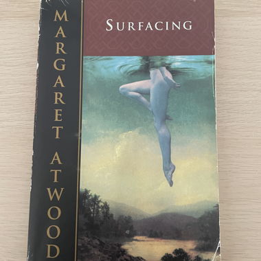 Libro di Margaret Atwood Surfacing