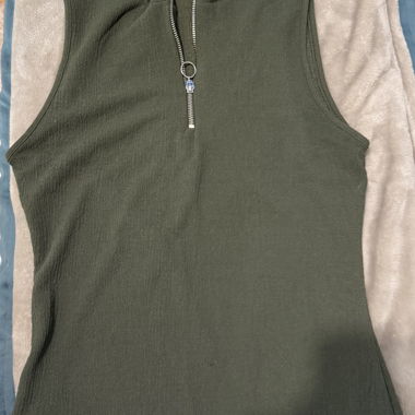 Sleeveless top with zipper, khaki