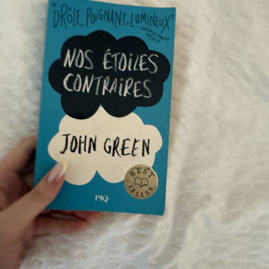 Nos etoiles contraires