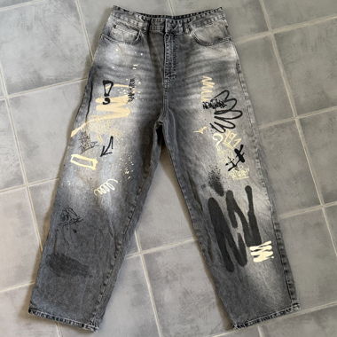 Jeans baggy pull&bear (gris avec imprimé)