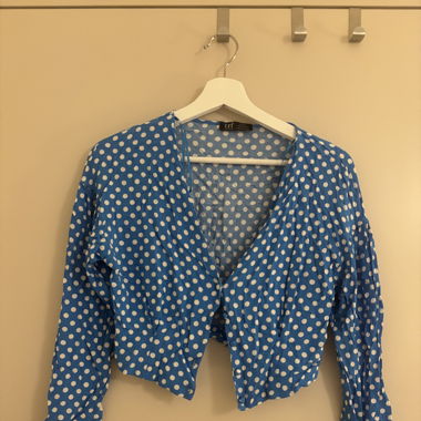 Blaue Zara Bluse mit Pünktchen